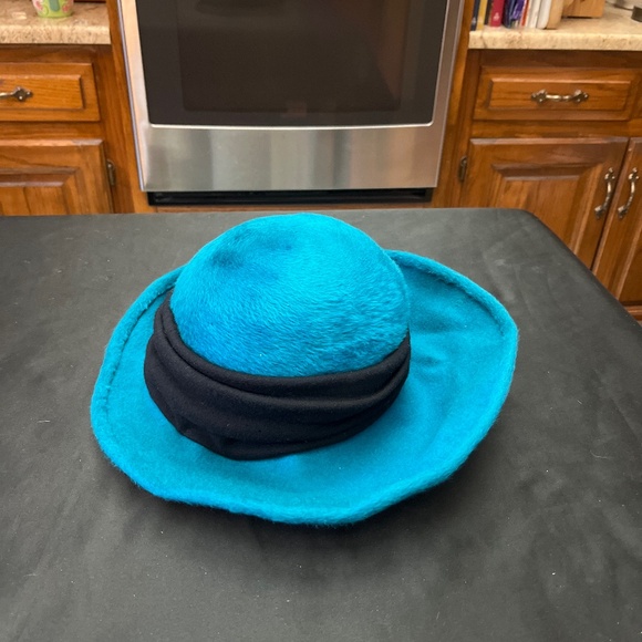 Fabulous, Vintage, Dolores of England and Paris, brimmed Hat. 1954. - Picture 10 of 10